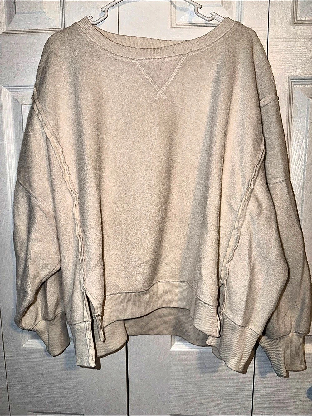 American Eagle This Feels Seriously Huggable Sweatshirt Cream Medium